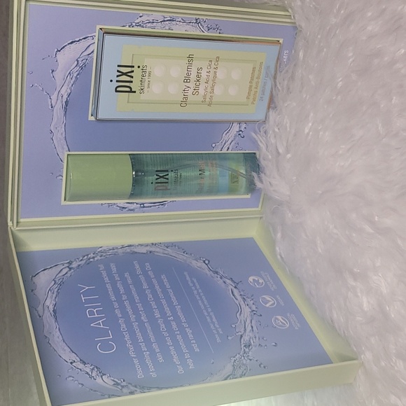 pixi skintreats Other - PIXI SKINTREATS Clarity Mist & Blemish Stickers PR Box